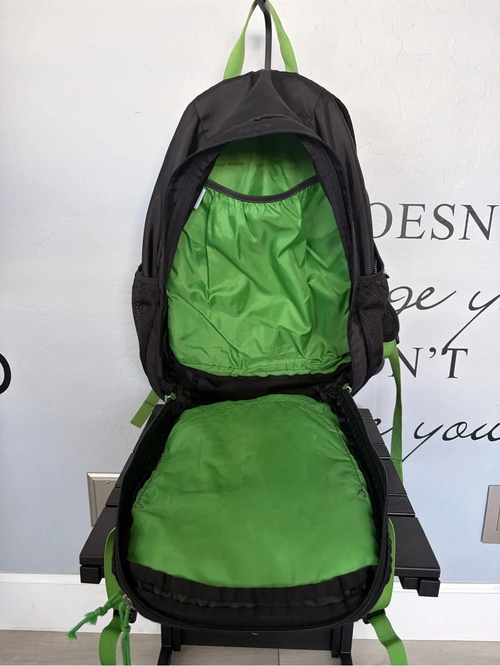 North Face Wasatch Large Black & Green Men's Backpack